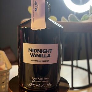 Victoria's Secret Midnight Vanilla Hand Wash - Black and Gold